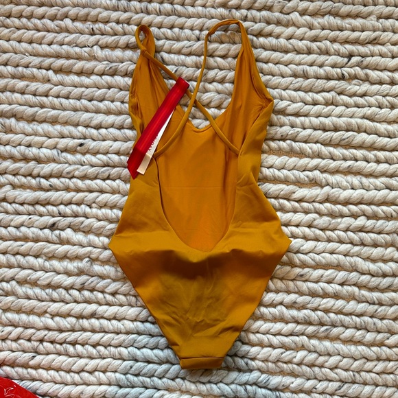 NWT Left On Friday Weekender Suit 24k (Gold) Size Small Discontinued Color/Style - Picture 8 of 9